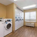 Mainstay Suites Washington Dulles Airport 